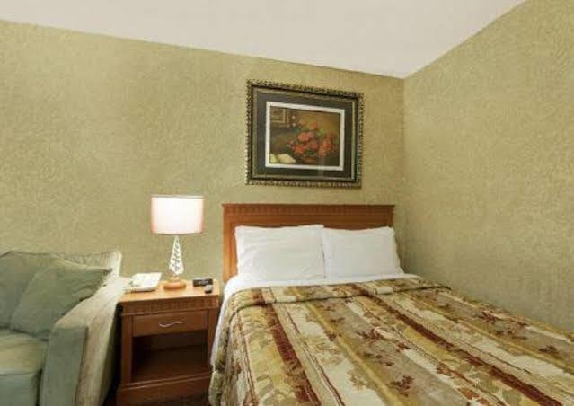 Canadas Best Value Inn-Richmond Hill Exteriör bild